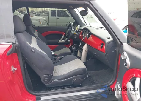 2007 Mini Cooper из США, поврежденный, VIN WMWRF33537TG17819